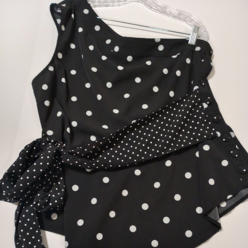 Riley&Rae B/W Polka Dot One Shoulder Tie AT Waist SZ XL Top